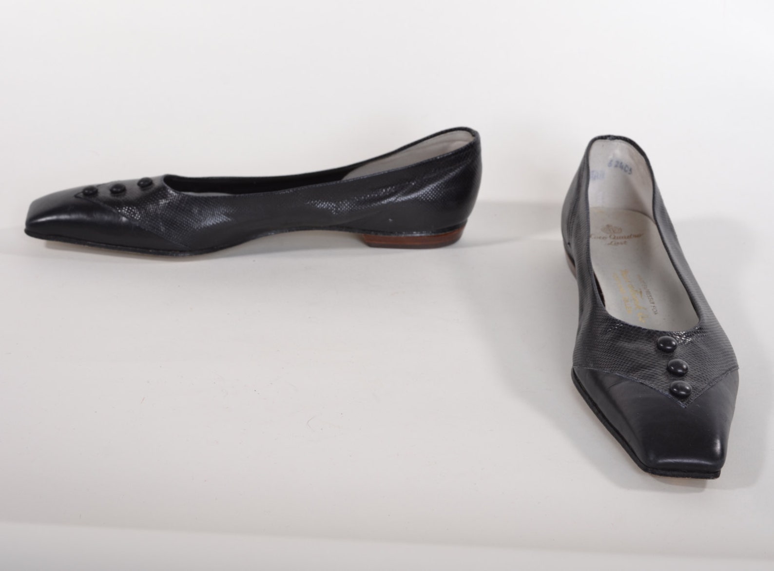 vintage 1960s black flats shoes - pointed square toe ballet flats - size 7.5aa