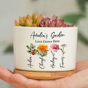 Personalized Grandma's Garden Plant Pot,Birth Month Flower Plant Pot,Grandmas Garden,Gift For Mom/Nana/Gigi,Birthday Gift For Mother’s Day