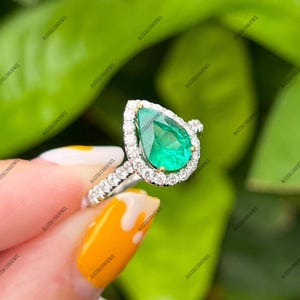 Gorgeous Emerald Ring 925 Sterling Silver Vintage Pear Cut Wedding Anniversary Ring Gift For Her Emerald Ring Engagement Ring Promise Ring.