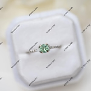 Anillo de turmalina verde menta, regalo para ella, anillo de turmalina menta de tres piedras, anillo de promesa, anillo de turmalina de plata esterlina 925, anillo de compromiso.