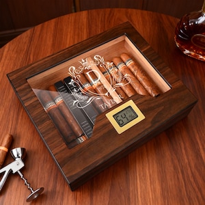 Personalized Cedar Wood Cigar Humidor – Custom Travel Cigar Box with Humidity Control, Cedar Lined Cigar Storage Case, Gifts for Him