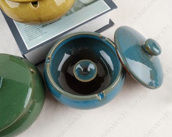 Handmade Glazed Ceramic Ashtray with Lid – Windproof Design in Green, Blue, and Charcoal – Perfect for Patio or Porch