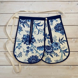 18th century pockets, 17th century pockets, colonial costume pockets blue floral canvas