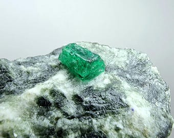 Collectors Dream | 325 Carat Top Green Terminated Emerald on Matrix | Emerald Specimen | Natural raw untreated | High grade gemstone |