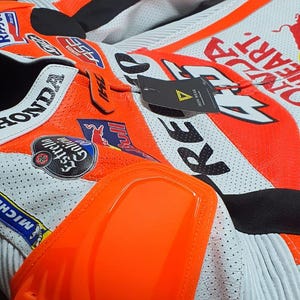 Repsol Honda Racing Läder | Valentino Rossi 46 Tribute | One Heart-ställ | CE-godkända skydd bild 4