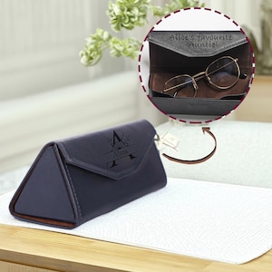 Personalized Leather Glasses Case – Custom Sunglasses Holder with Name or Initials – Handmade Eyewear Pouch, Ideal Gift for Him & Her