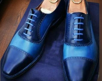 Zapatos Oxford de vestir de cuero azul hechos a mano para hombre: elegantes y duraderos.