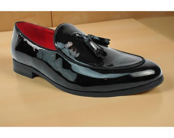 Handgefertigte schwarze Lackleder Herren Slip-On Loafers mit Quasten