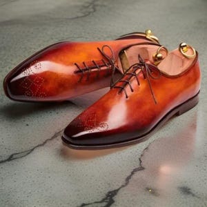 Handmade Men&#39;s Whole-Cut Oxford Leather Dress Shoes