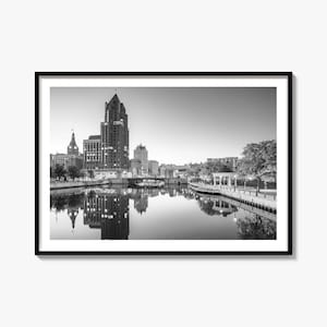 Milwaukee Black and White Poster, Milwaukee Photography Print, Milwaukee Photography, Milwaukee Travel, Map Poster
