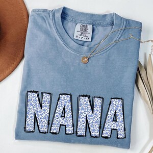 Personalized Nana Shirt with Grandkids Names, Floral Nana T-Shirt, Nana Gifts, Mother&#39;s Day Shirt, Custom Kids Names Grandma Shirt, Nana Tee