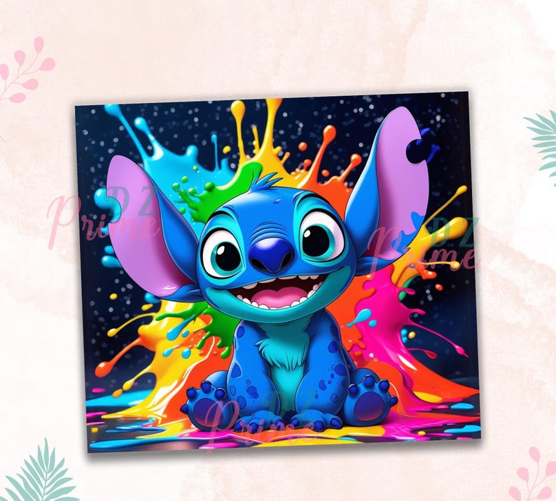 Puede incluir: Ilustraci&oacute;n vibrante del personaje Stitch de Lilo & Stitch. Stitch se representa en tonos azules con grandes orejas y una amplia sonrisa, sobre un fondo de salpicaduras de pintura coloridas. La obra de arte tiene un estilo de dibujos animados.