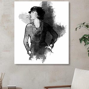 ココ・シャネルのデジタルイラスト - ファッションアイコンの印刷可能なウォールアート - スタイリッシュな白黒ポートレート