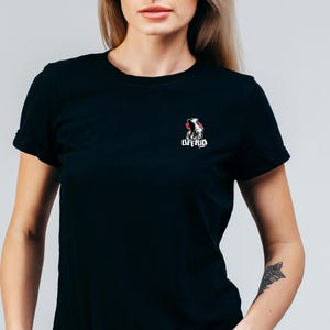 Offrid Streetwear T-shirt: Hoodad figurgrafiktröja bild 6