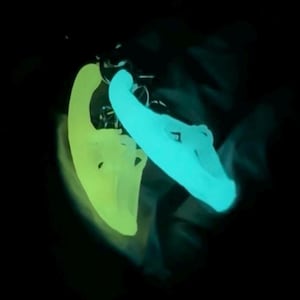 Parasaurolophus | Glow in the dark | Resin Keychain Skull Replica