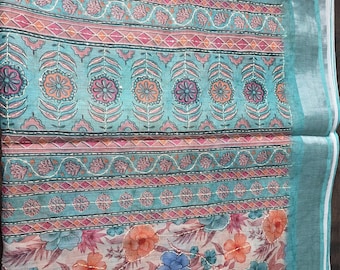 Sari con bordado floral Kantha: lino y algodón de Bengala con borde Zari