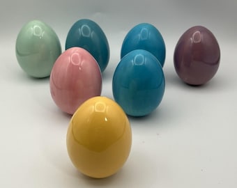7 vintage keramiek pastel handgeschilderde paaseieren uit de jaren 90