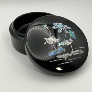 Vintage Black Lacquer Trinket Box Abalone Mother-of-Pearl Inlay Lotus Flower