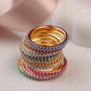 10K Gold Voll Eternity Birthstone Ring, Mütter Birthstone Stapelring, personalisiertes Geschenk, stapelbare Edelsteinringe, Geschenk zum Muttertag