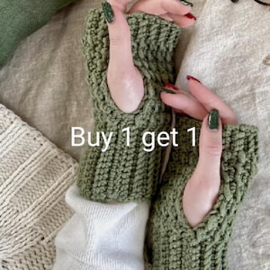Fingerless handmade Crochet Gloves for Girls, teenager Winter Accessories, Warm and cozy Perfect for Gift and personal us. Style and comfort