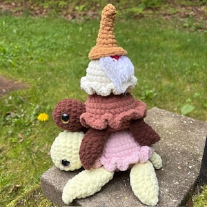 Peculiar Ice Cream Sundae- Turtle Crochet (LOW SEW)_