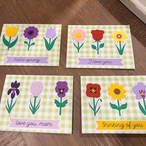Tarjeta de felicitación de primavera/Cuadros a cuadros/Pensando en ti/Te amo, mamá/Hola primavera/Te amo. Juego de 4 tarjetas y sobres.