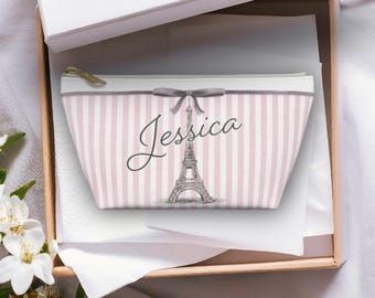Personalisierte Paris Make-up-Tasche, individueller Name Eiffelturm Zubehör Tasche, französisch inspiriertes Brautjungfer Geschenk, Paris Bachelorette Party Favor