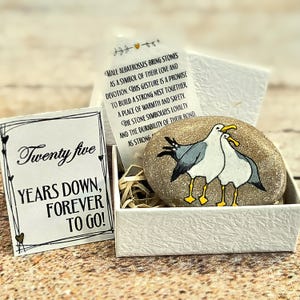 Albatross Liebesgeschenk • Handbemalter Stein mit personalisierter Karte • Naturjubiläums-Andenken • Benutzerdefinierte Geschenkbox für Paar oder Hochzeit