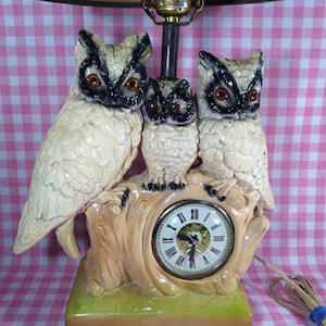 Awesome Mid Century LANSHIRE Clock & 3 Owls Chalkware Tabletop Org Lamp Shade