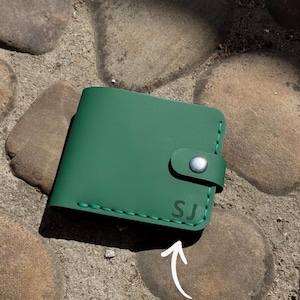 Cartera de cuero minimalista personalizada, accesorios de cuero hechos a mano, linda cartera con forma de libro personalizada, regalo de cumpleaños único para papá, mamá, niño y niña.