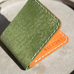 Gepersonaliseerde minimalistische leren portemonnee Handgemaakte leren accessoires Custom boek Leuke portemonnee Uniek verjaardagscadeau voor vader moeder jongen meisje