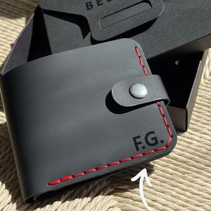 Gepersonaliseerde minimalistische leren portemonnee, handgemaakte leren accessoires, op maat gemaakte schattige portemonnee, uniek verjaardagscadeau voor vader moeder jongen meisje