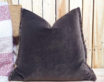 Funda de almohada de terciopelo marrón oscuro con volantes, decorativa, decorativa, de sofá, tamaño personalizado.