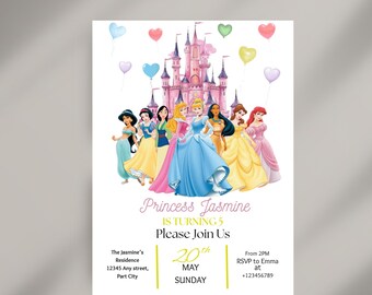 Könnte beinhalten: Eine rosafarbene und gelbe Geburtstagseinladung mit einem rosafarbenen Schloss und einer Gruppe von Disney-Prinzessinnen. Der Text lautet "Prinzessin Jasmin wird 5. Bitte seid dabei. 20. Mai Sonntag".