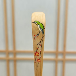 Hand Painted &quot;Bird on a Plum Tree&quot; Matcha Tea Scoop Shirotake Chashaku