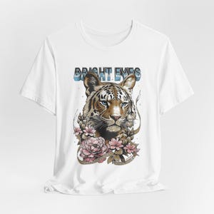 Bright Eyes Tiger Graphic Tee: Unisex Wild Animal Shirt