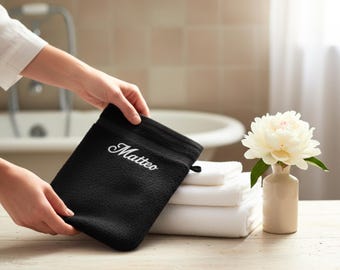 Guanto da bagno nero personalizzato – nome ricamato – spugna di cotone 15x21 cm – fatto a mano in Francia – regalo da bagno fatto a mano