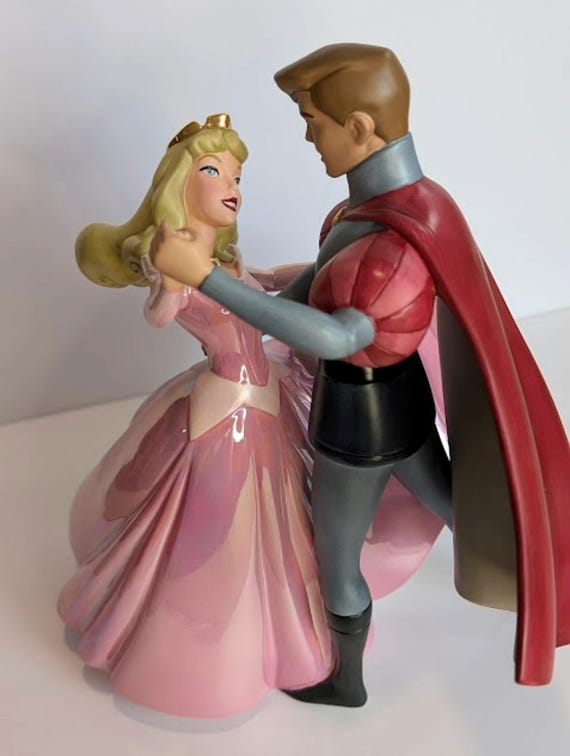 sleeping beauty grey dress WDCC Disney's Aurora 