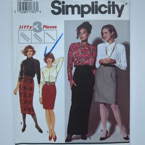 Könnte beinhalten: Ein Vintage-Schnittmuster von Simplicity mit Illustrationen von Frauen in Bleistiftröcken. Das Muster enthält den Text "Jiffy 3 Pieces" und die Nummer "7560". Die Größe des Musters ist NN (10-16) und EUR NN(38-44).