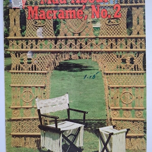 Vintage macramé-patronenboek uit 1975 Mad About Macramé, nr. 2