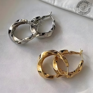 Aros de titanio • Aros gruesos retorcidos • Chapado en oro de 14 quilates • Poste de plata esterlina 925 • Joyas hipoalergénicas y resistentes al agua