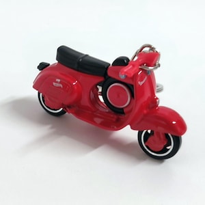 Vespa bike keychain mini toy car replica  keychain accessories Vespa motor key keychain 1:64 scale