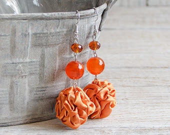 Boucles d’oreilles en tissu orange, perle de tissu, boucles d’oreilles textiles, boucles d’oreilles dangle