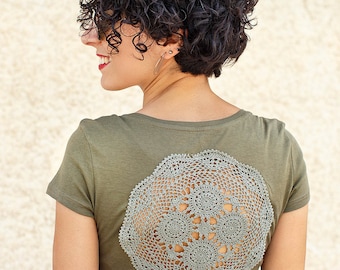 Olive green t-shirt with upcycled vintage crochet doily back - Size S