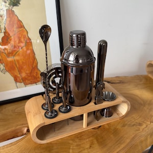 Cocktail shaker set