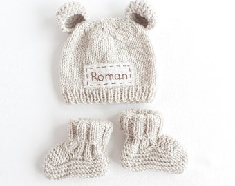 Personalised newborn baby bear hat booties set Handmade teddy bear baby shower gift Custom name bear gift gender neutral colors beanie socks