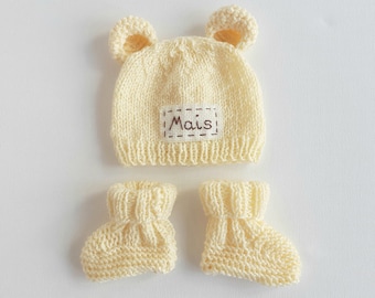 Personalised baby bear hat booties bundle Custom name newborn hand knit set of socks bear beanie Teddy bear baby shower gift gender neutral