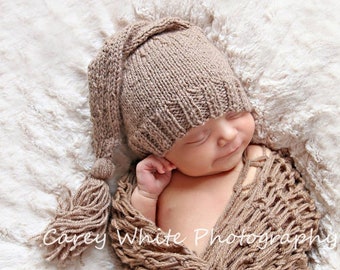 Newborn baby elf hat knit New baby handmade gift idea New born hospital stocking hat Gender neutral newborn photo prop can be personalized
