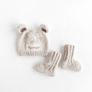 Personalised newborn baby bear hat booties set Handmade teddy bear baby shower gift Custom name bear gift gender neutral colors beanie socks image 2