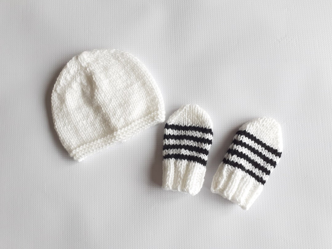 Newborn Knit Hat Mittens Set Black and White Baby Mittens High Contrast